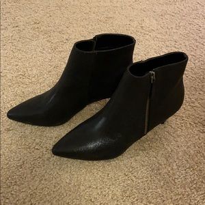 Forever 21 | Glitzy Black Booties ✨